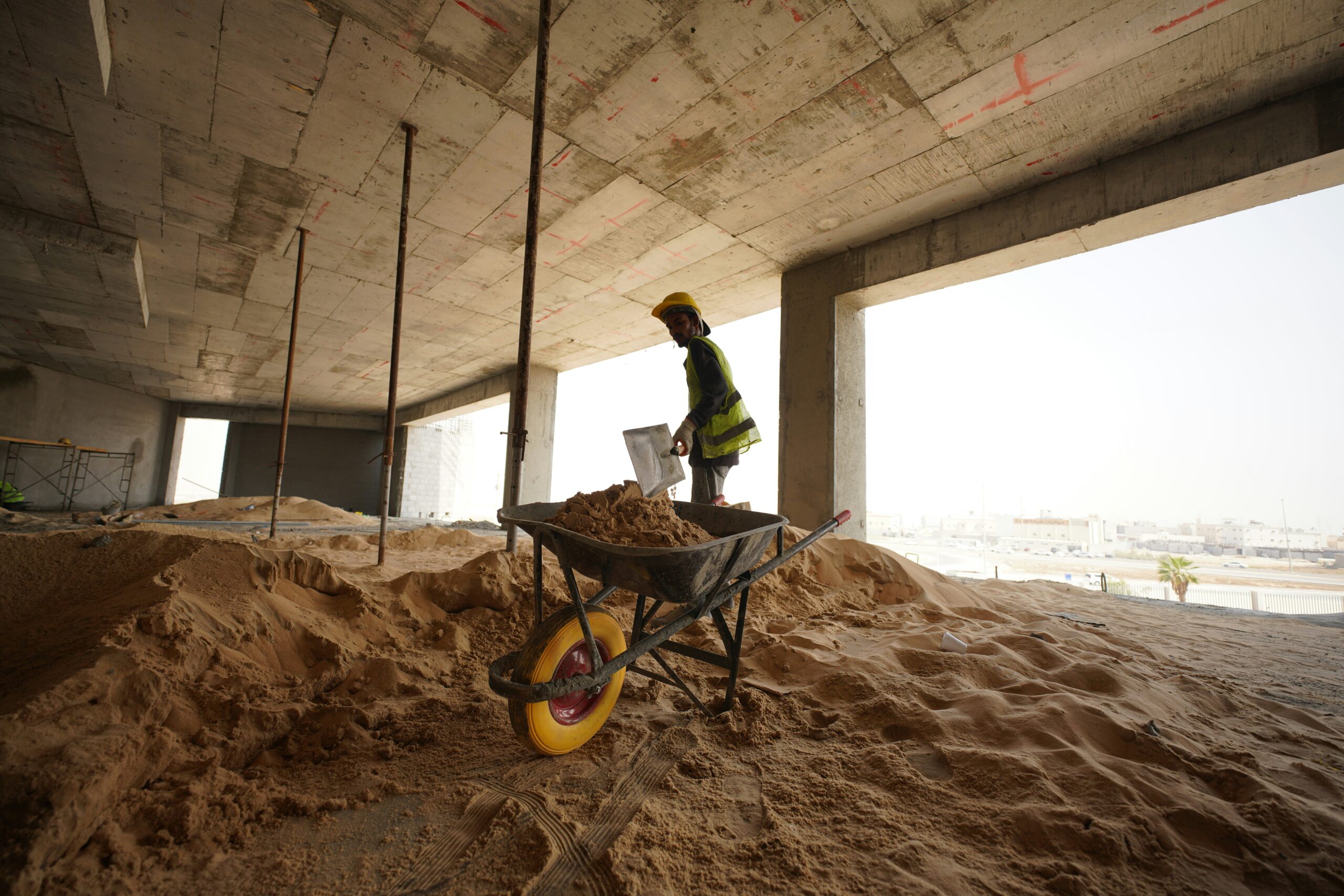 Zand aantrillen zonder trilplaat: zo doe je het efficiënt en stevig